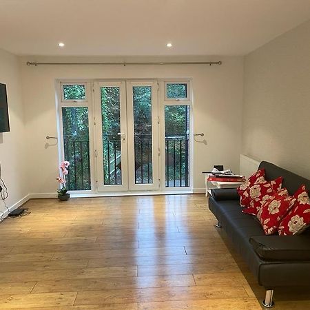 Luxurious & Cosy Apartment In Surrey Weybridge Exterior photo